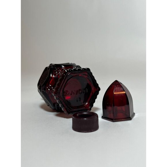 Vintage Avon Glass Shaker Cape Cod Design Ruby Red Glass Shaker - Picture 4 of 4